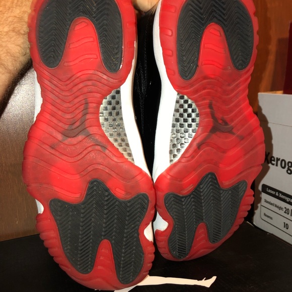 Air Jordan 11 Bred - Picture 5 of 6